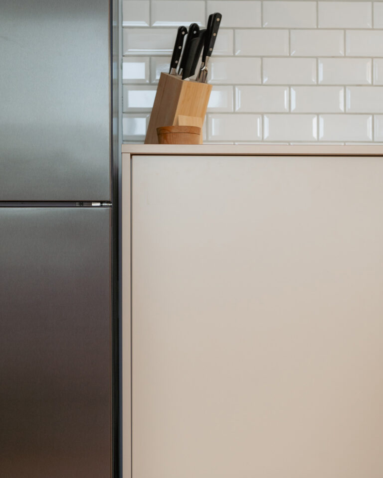 Detailaufnahme einer Küche mit edlen Materialien